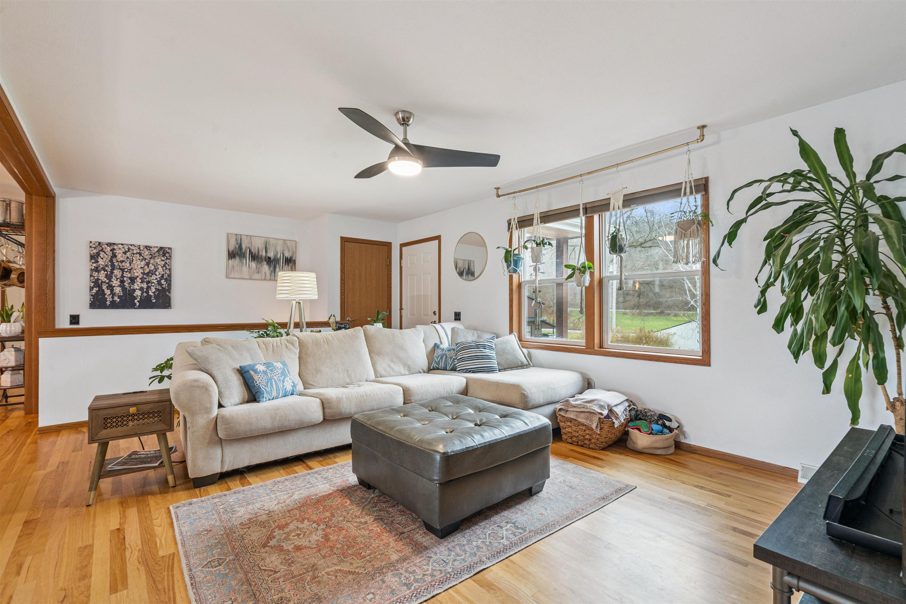 4641 South Beach Lane Dubuque, IA 52003 - Photo 2 of 38