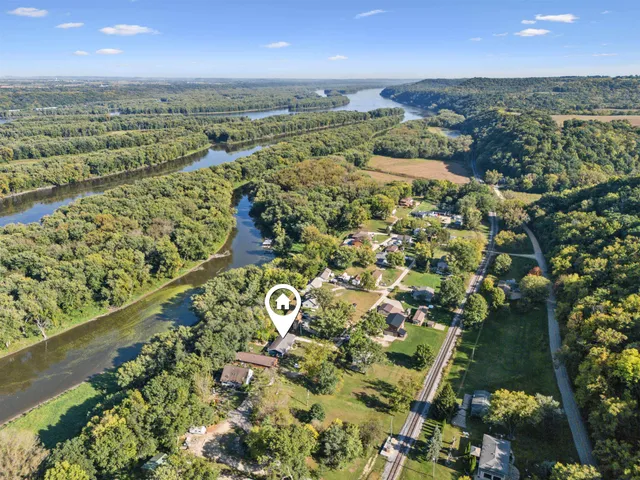 $385,000 | 4641 South Beach Lane, Dubuque, IA 52003