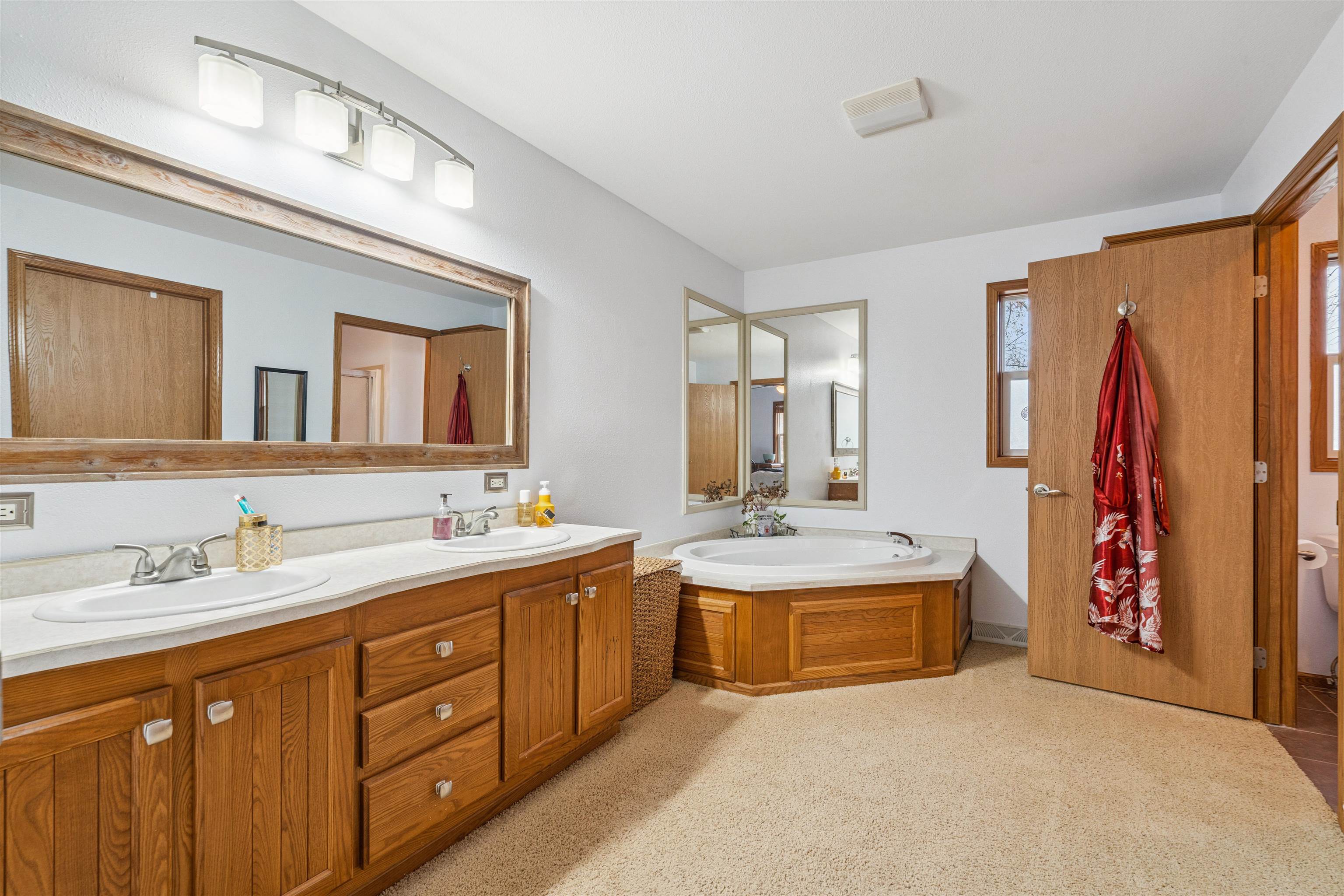 4641 South Beach Lane Dubuque, IA 52003 - Photo 4 of 38