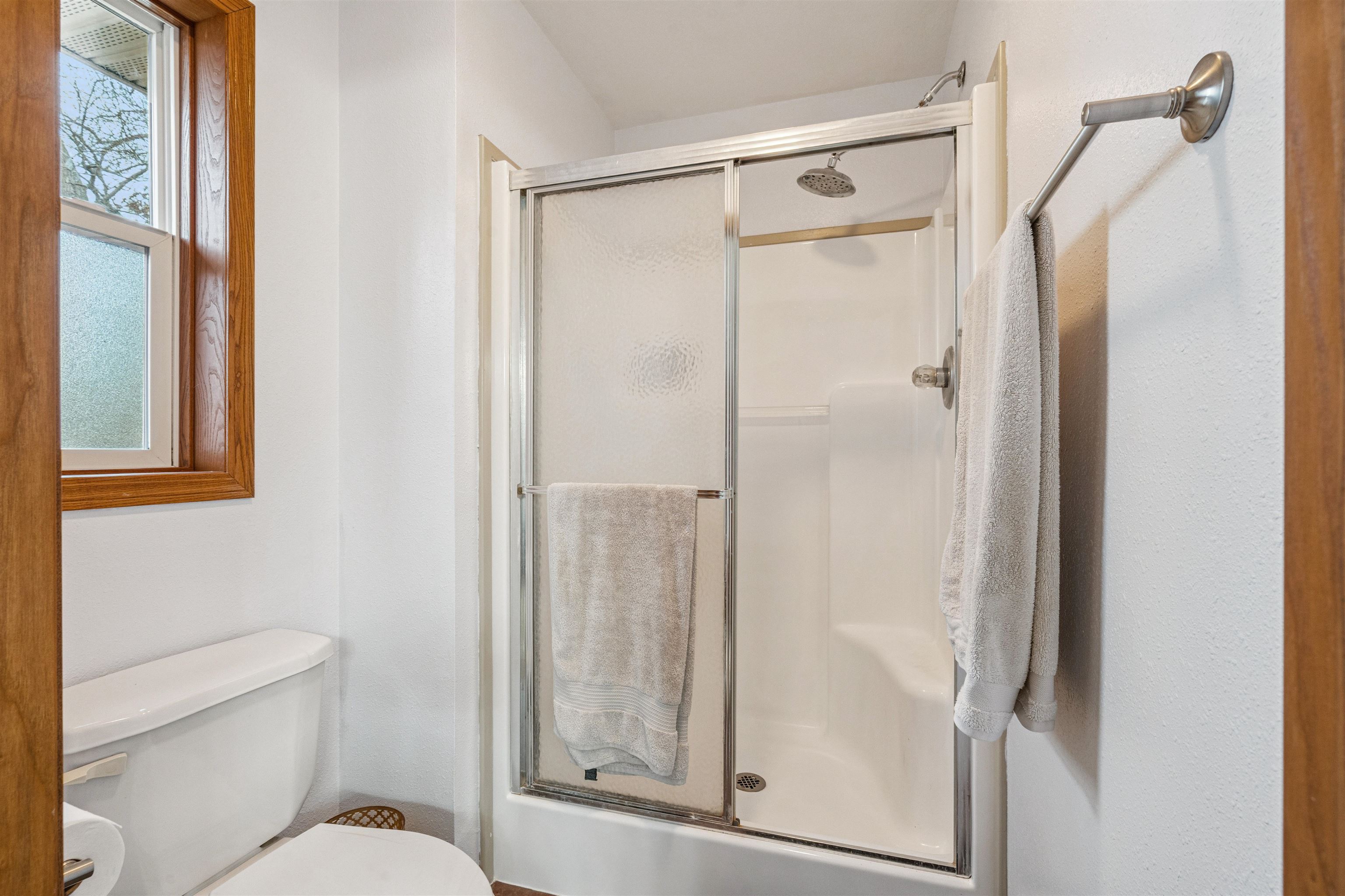 4641 South Beach Lane Dubuque, IA 52003 - Photo 5 of 38