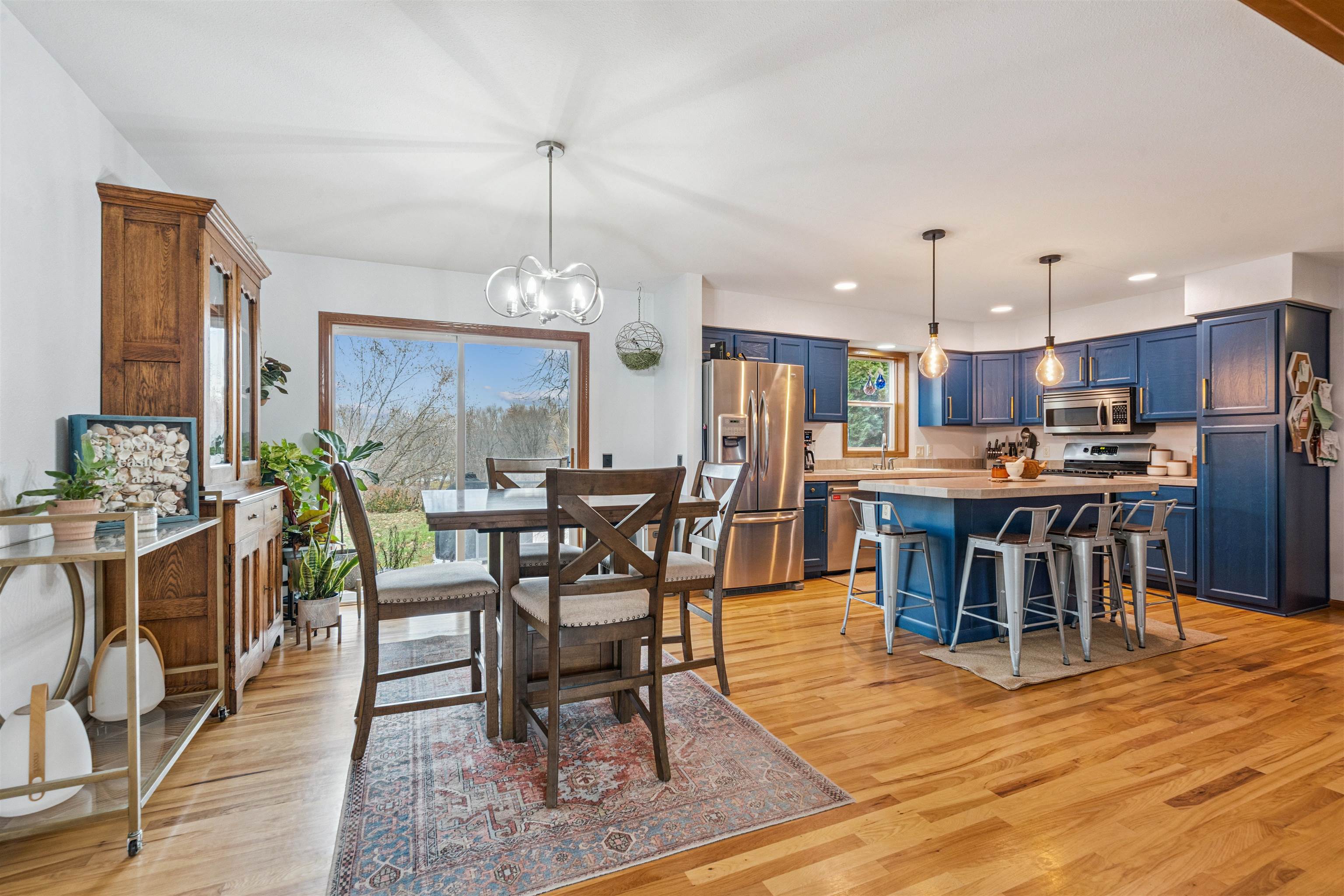 4641 South Beach Lane Dubuque, IA 52003 - Photo 7 of 38