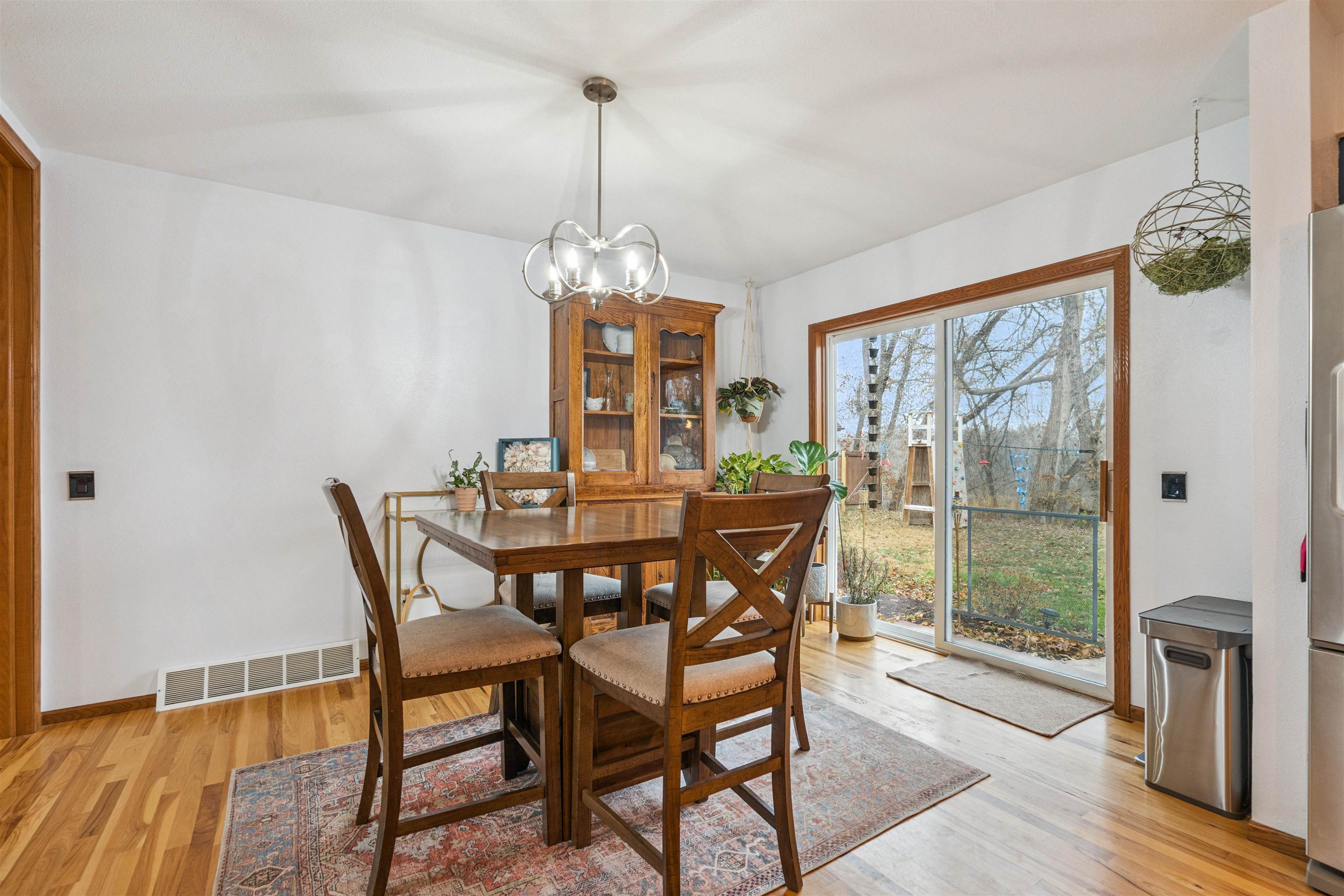 4641 South Beach Lane Dubuque, IA 52003 - Photo 9 of 38