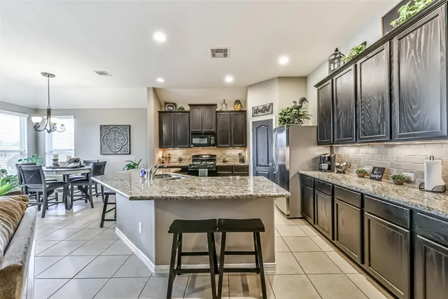 $335,000 | 3050 Crape Myrtle Bend Lane, Dickinson, TX 77539