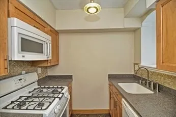 $2,300 | 22 A Bellvista Road, Unit 22A, Boston, MA 02135