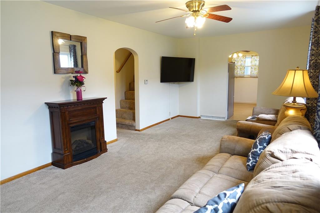 307 South Duffy Road Butler, PA 16001 - Photo 4 of 25 Spacious Living Room with newer carpeting