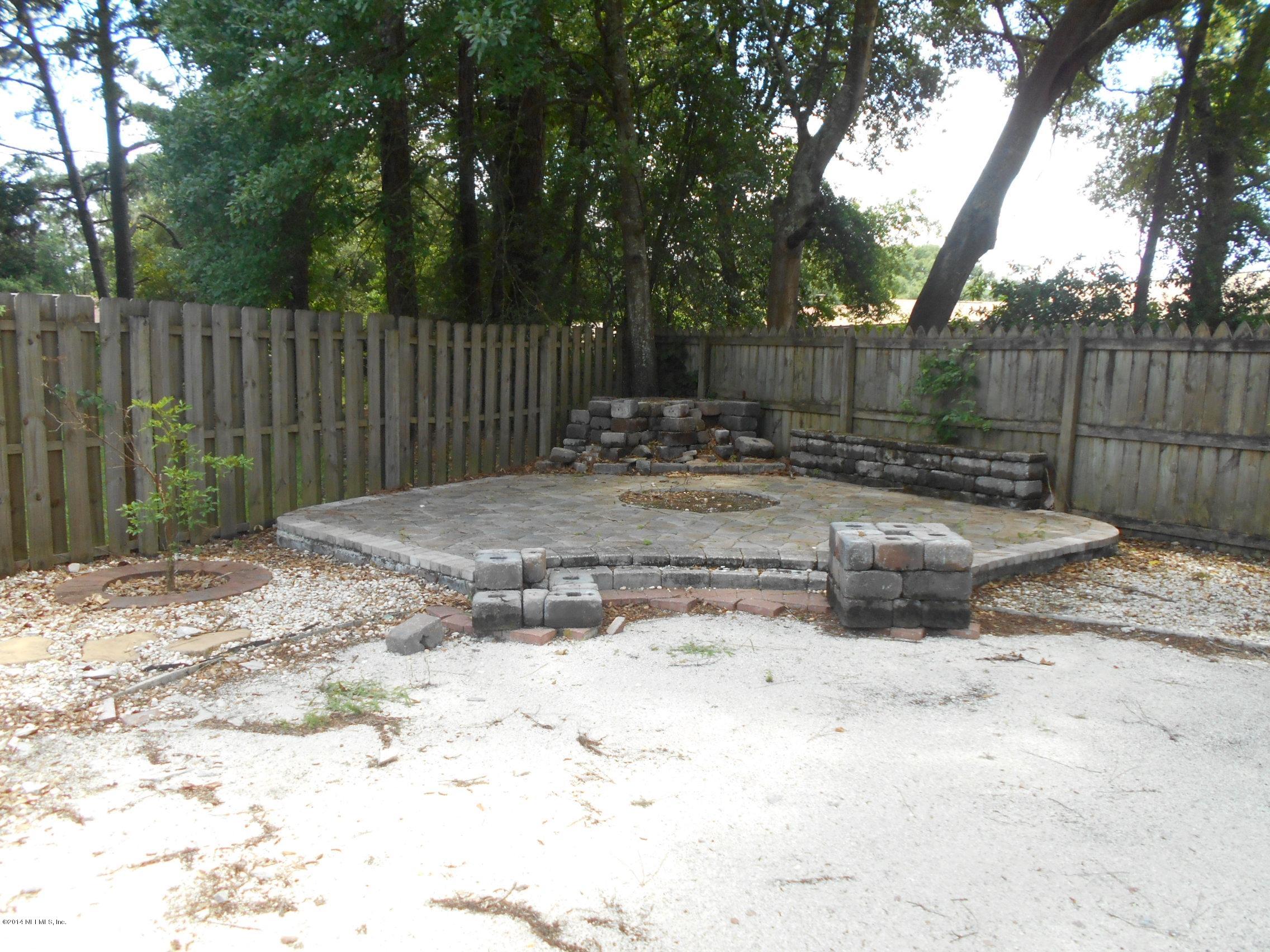 5190 Wembley Road Jacksonville, FL 32257 - Photo 20 of 23 Backyard