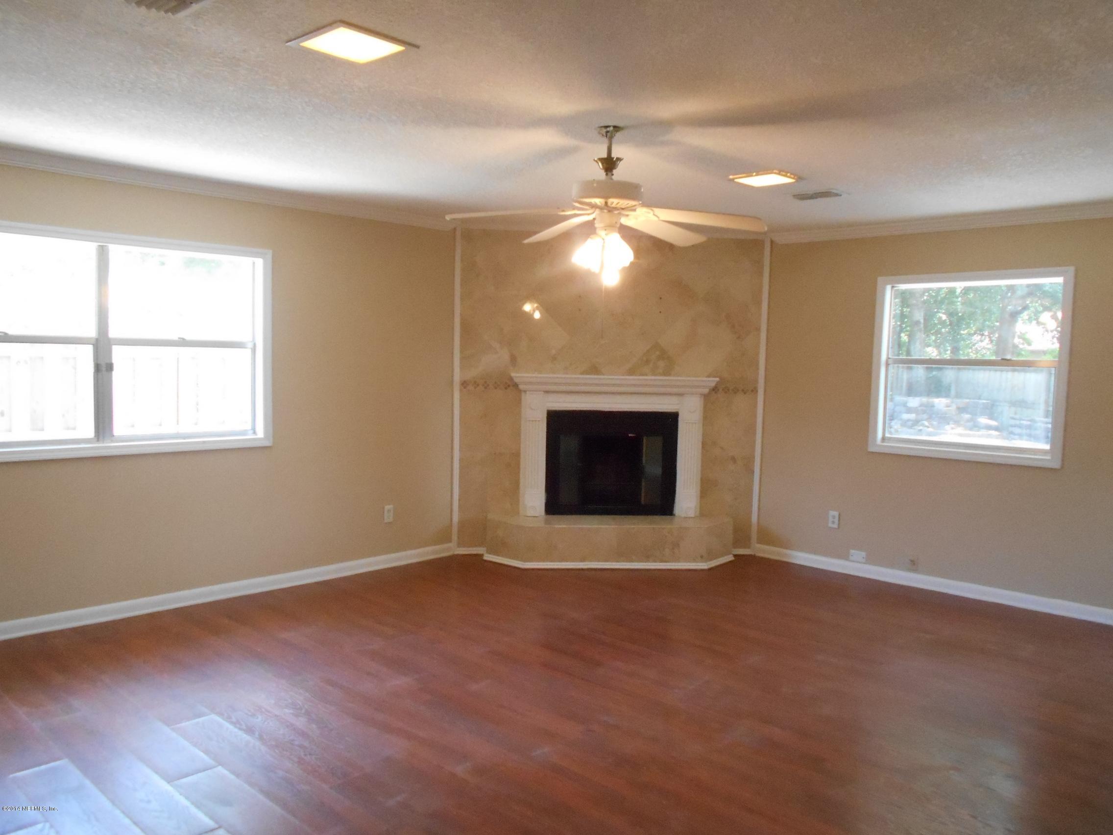 5190 Wembley Road Jacksonville, FL 32257 - Photo 3 of 23 Living Area