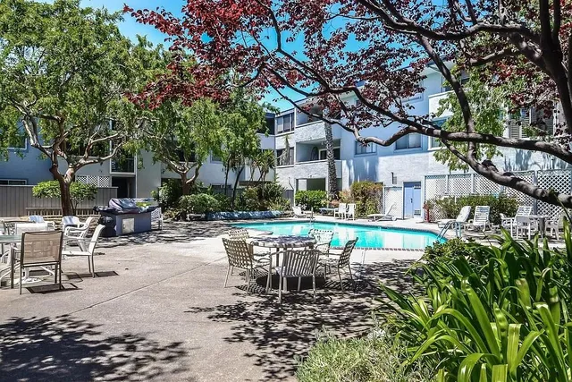 $545,000 | 325 Kitty Hawk Road, Unit 304, Alameda, CA 94501