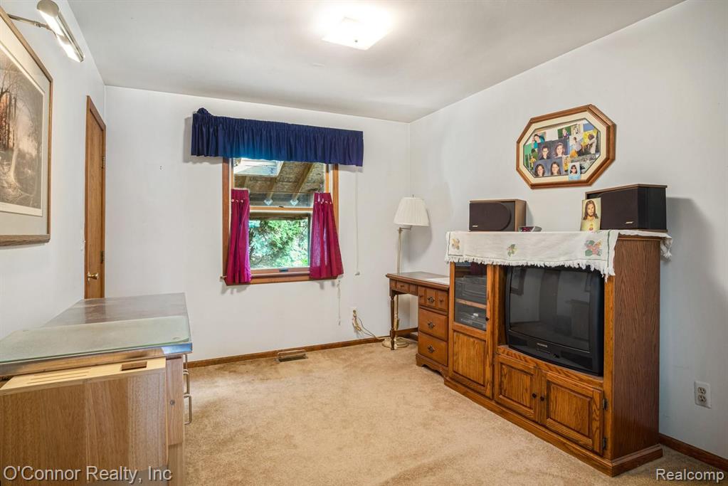 615 Range Road Marysville, MI 48040 - Photo 14 of 25
