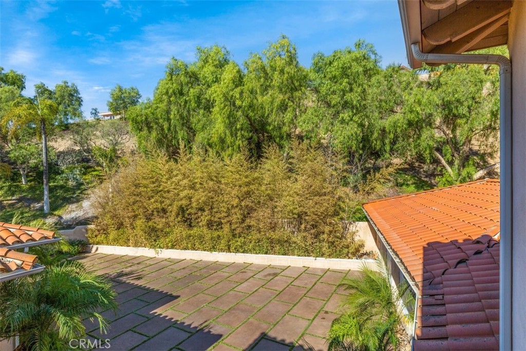 77 Altamont Way Camarillo, CA 93010 - Photo 25 of 48 a view of a yard