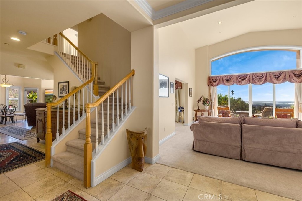 77 Altamont Way Camarillo, CA 93010 - Photo 27 of 48 a view of a livingroom with furniture