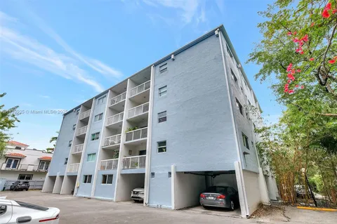 $395,000 | 2920 Southwest 28th Terrace, Unit 407, Coconut Grove, FL 33133