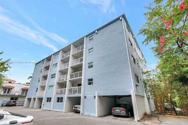 $395,000 | 2920 Southwest 28th Terrace, Unit 407, Coconut Grove, FL 33133