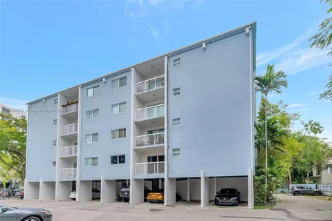 $395,000 | 2920 Southwest 28th Terrace, Unit 407, Coconut Grove, FL 33133
