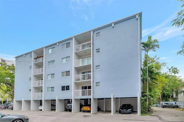 $395,000 | 2920 Southwest 28th Terrace, Unit 407, Coconut Grove, FL 33133