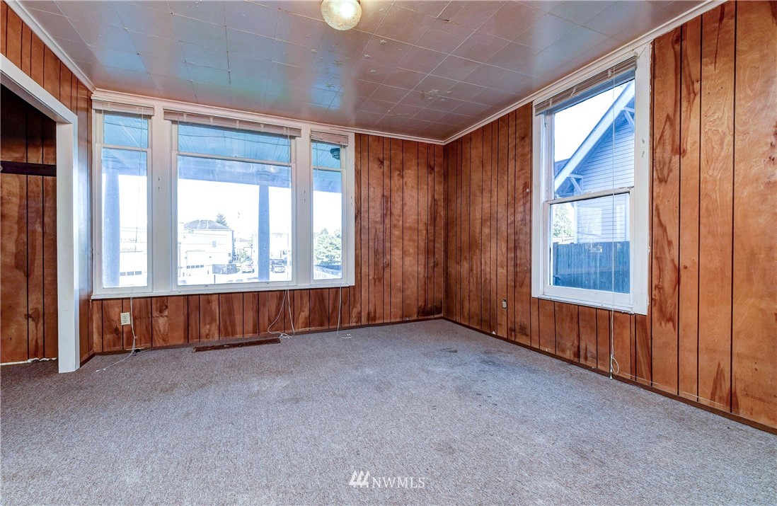 3618 Rucker Avenue Everett, WA 98201 - Photo 13 of 33 an empty room with windows