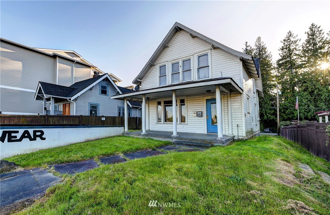 3618 Rucker Avenue Everett, WA 98201 - Photo 5 of 33 a view of a house with garden and yard