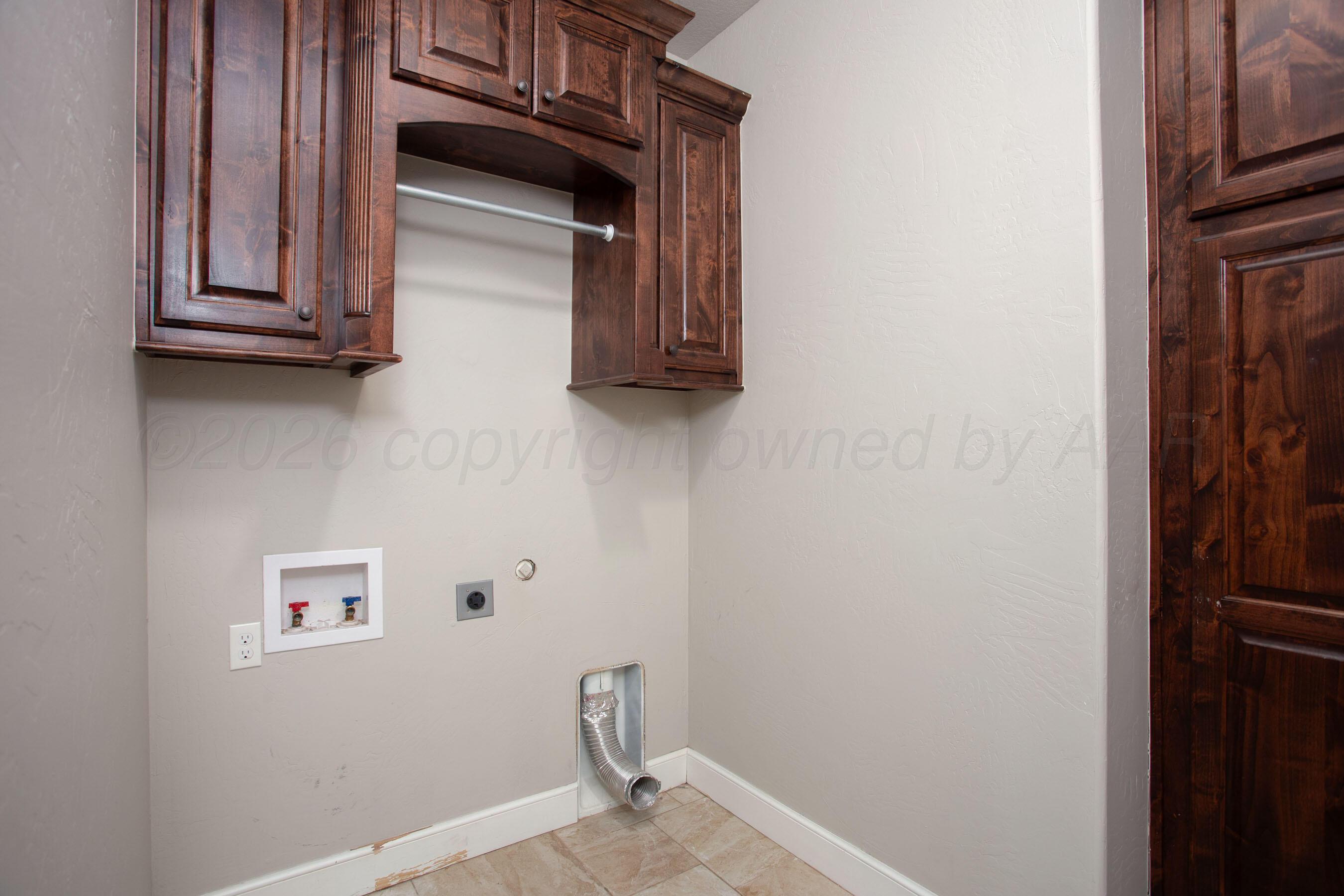 9551 Yesterday Lane Amarillo, TX 79119 - Photo 36 of 53 a view of cupboard