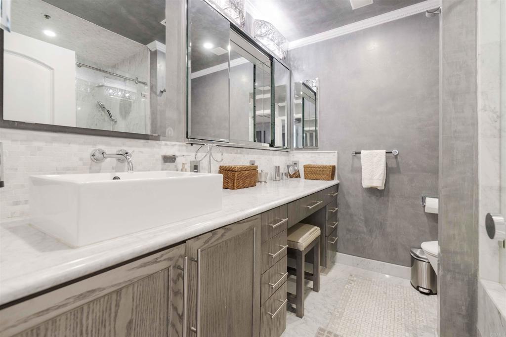 5705 Friars Road, Unit 11 San Diego, CA 92110 - Photo 17 of 37