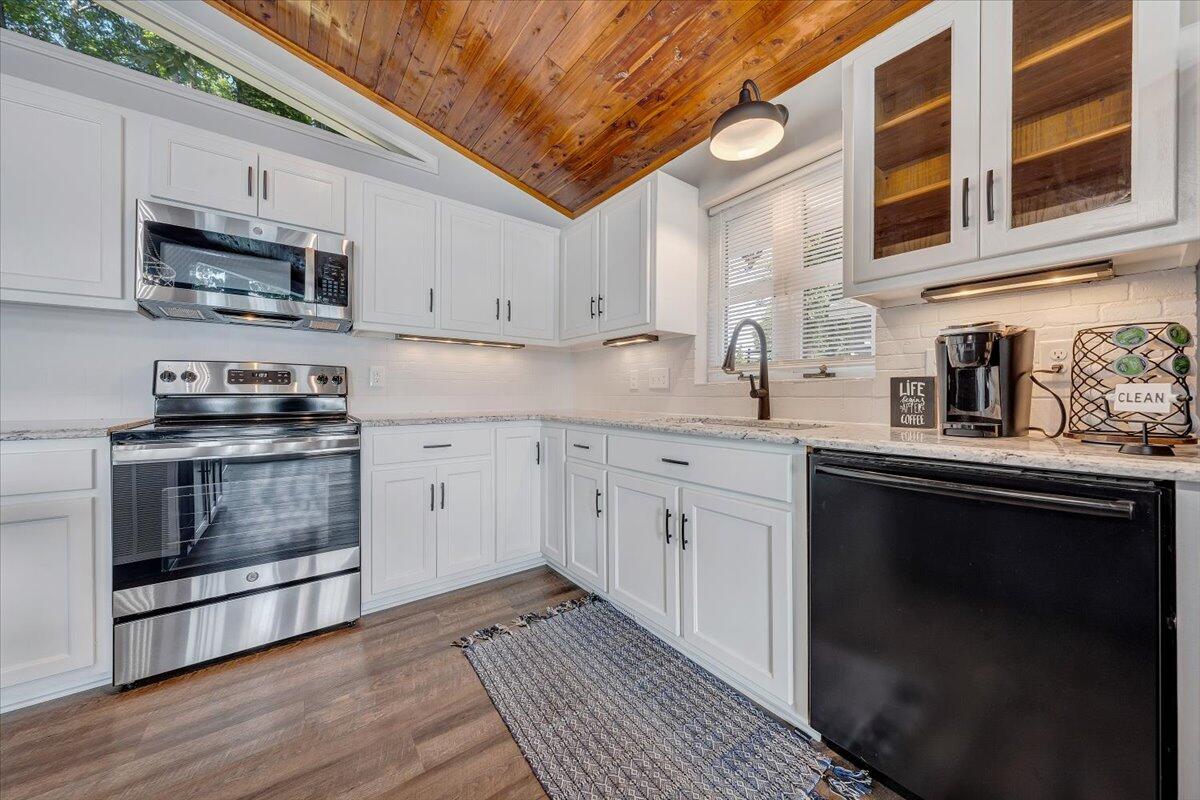300 Hardy Road Penhook, VA 24137 - Photo 8 of 80 117-MIB09677