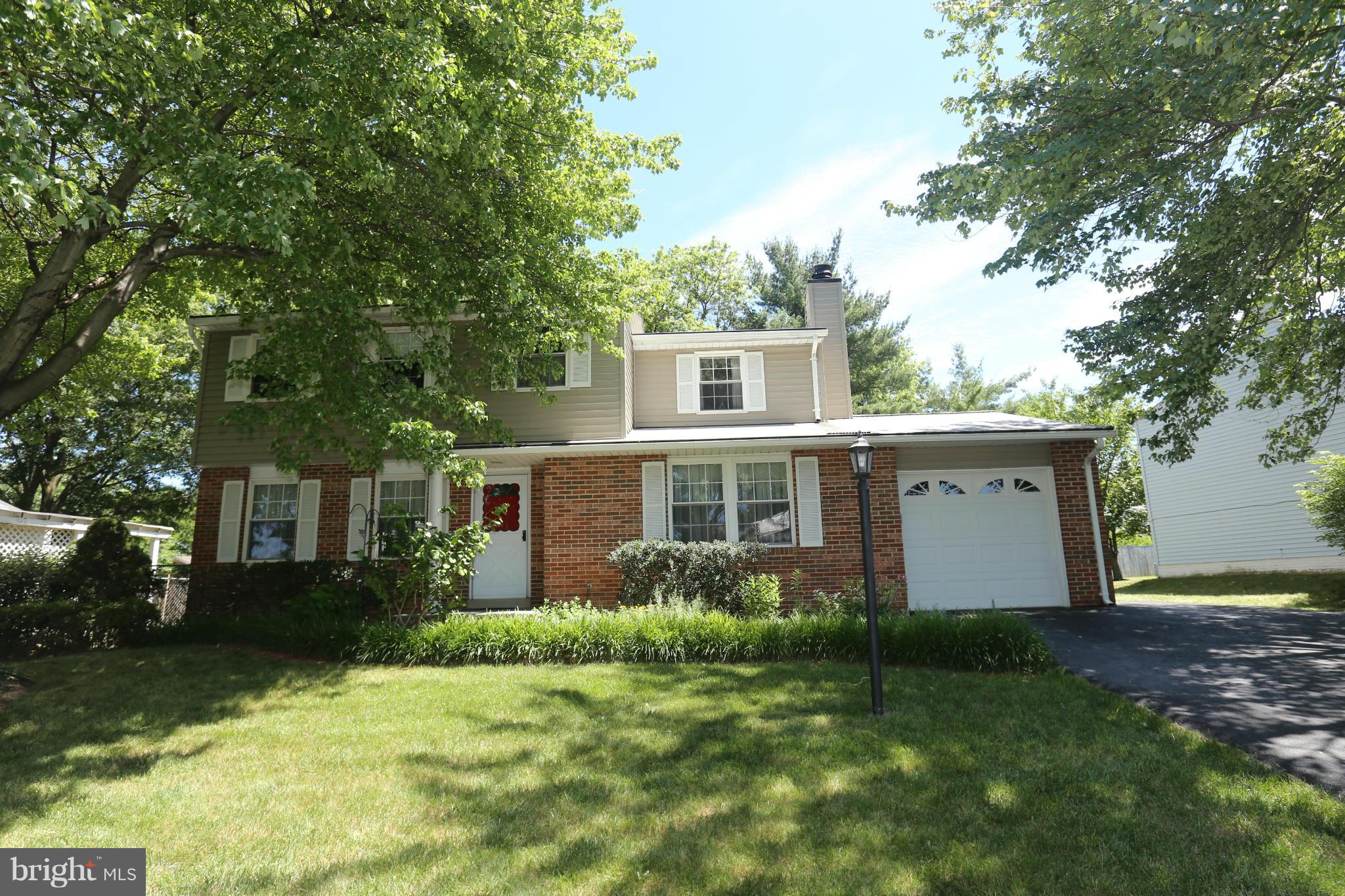122 North Harrison Road Sterling, VA 20164 - Photo 1 of 25 Exterior (Front)