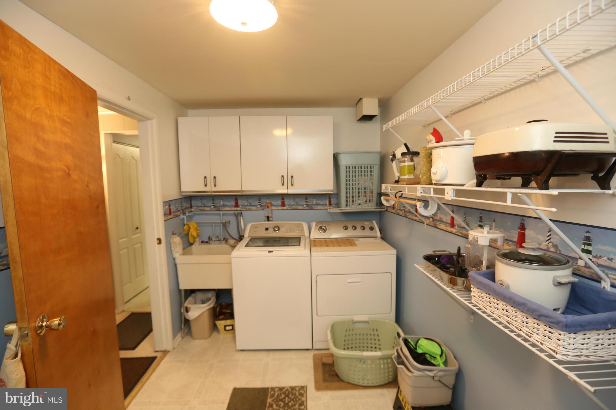 122 North Harrison Road Sterling, VA 20164 - Photo 12 of 25 Interior (General)