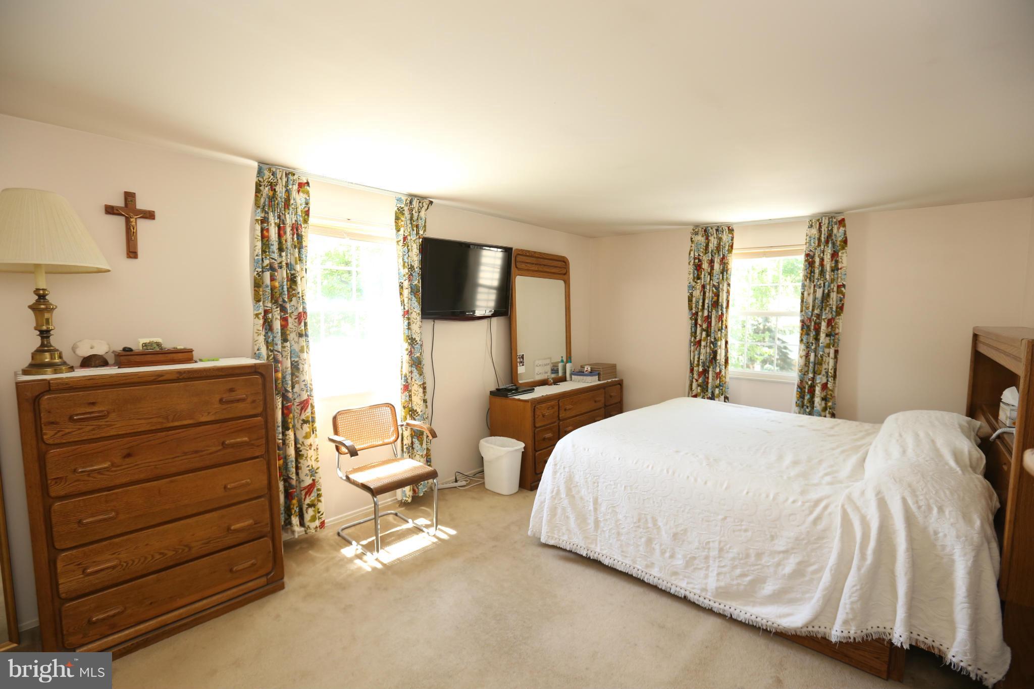 122 North Harrison Road Sterling, VA 20164 - Photo 14 of 25 Bedroom (Master)