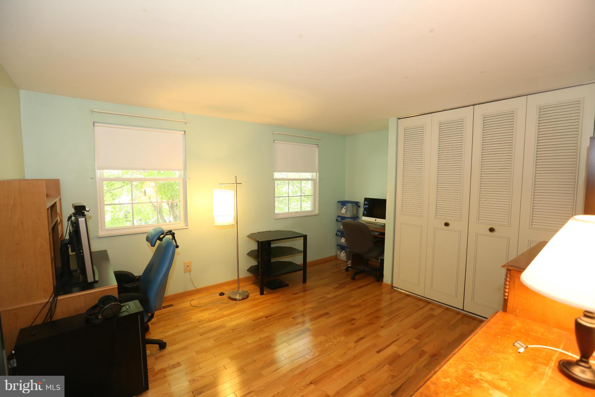 122 North Harrison Road Sterling, VA 20164 - Photo 15 of 25 Bedroom
