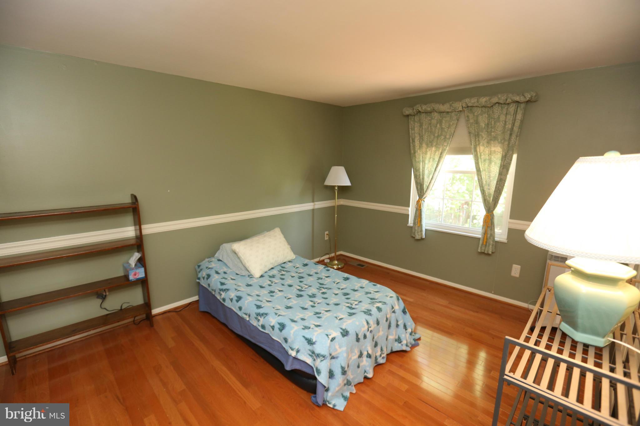 122 North Harrison Road Sterling, VA 20164 - Photo 18 of 25 Bedroom