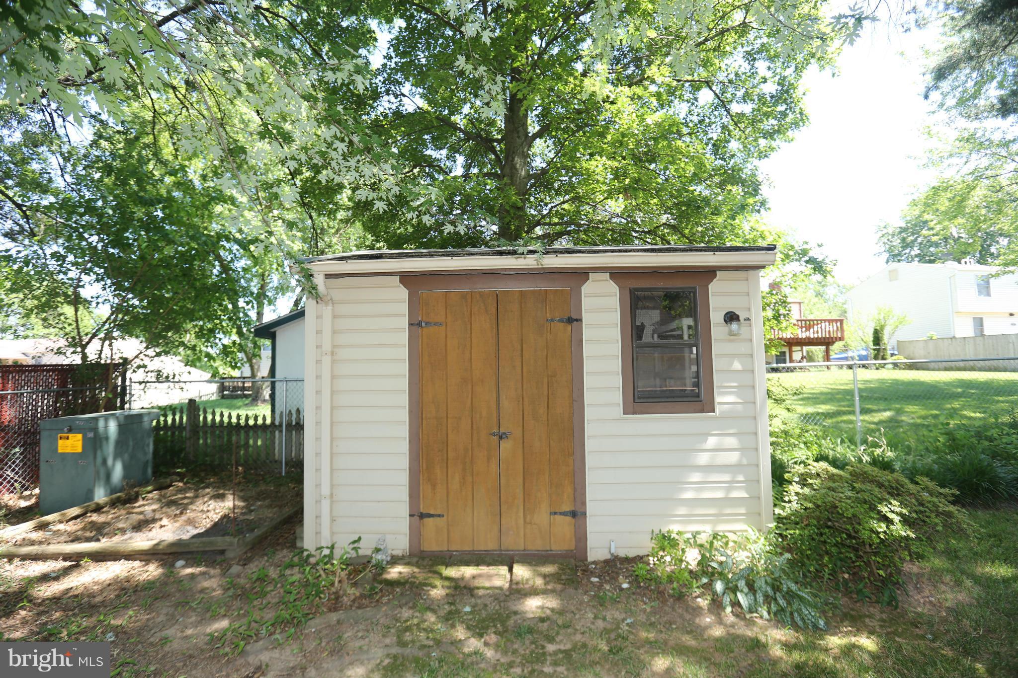 122 North Harrison Road Sterling, VA 20164 - Photo 25 of 25 Exterior (Rear)
