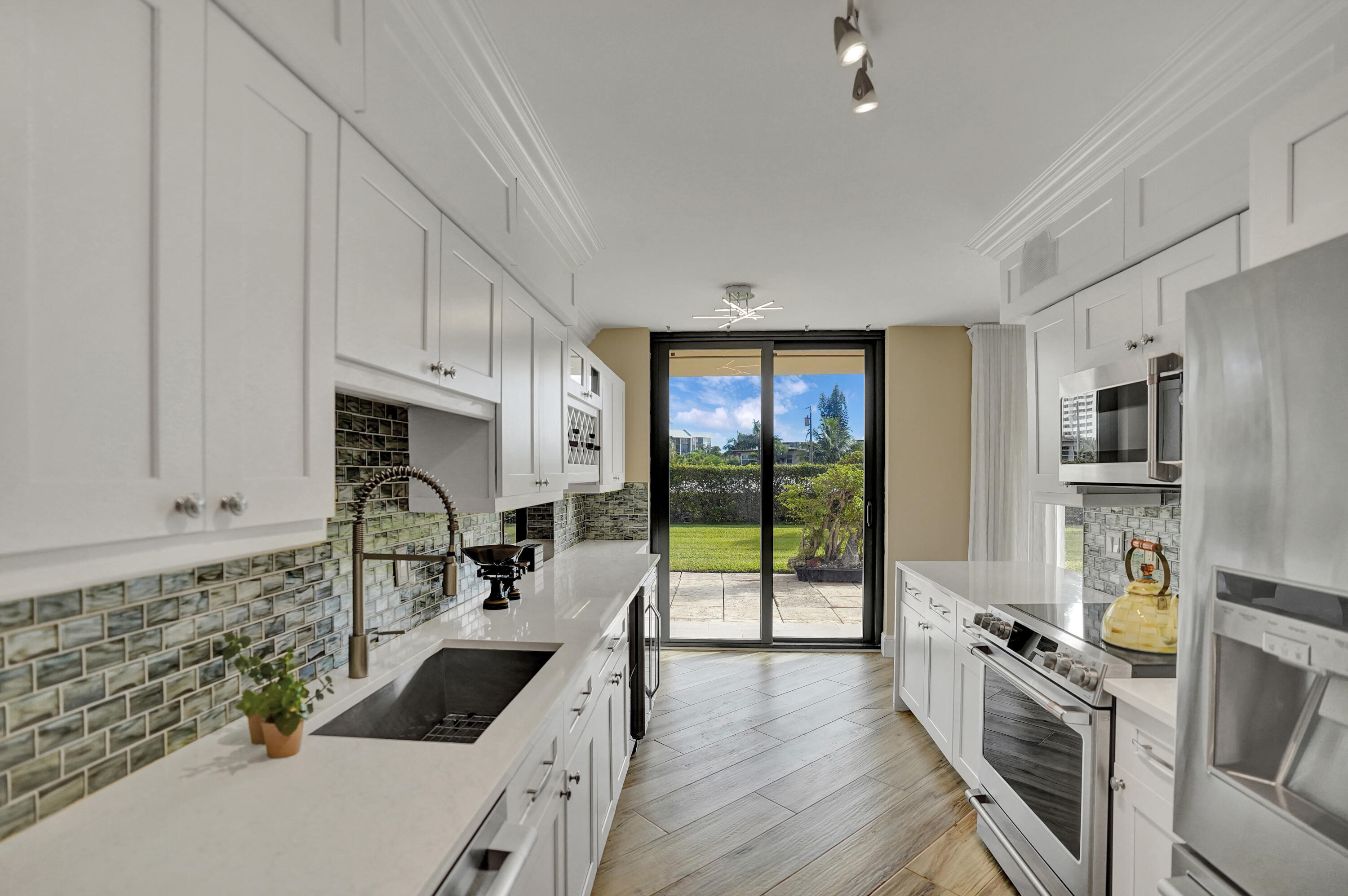 1401 South Ocean Boulevard, Unit 1040 Boca Raton, FL 33432 - Photo 14 of 42 DSC07079