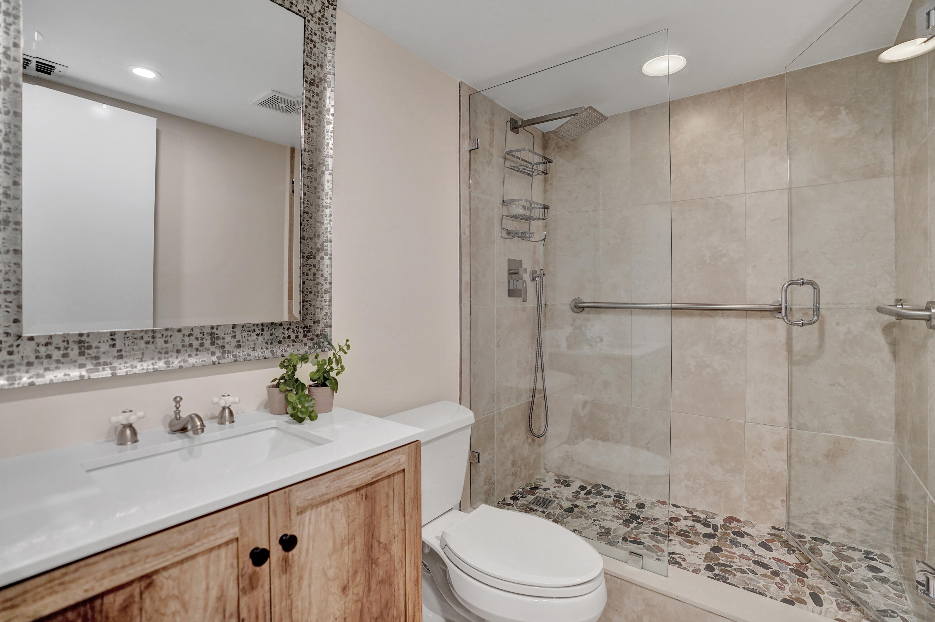 1401 South Ocean Boulevard, Unit 1040 Boca Raton, FL 33432 - Photo 17 of 42 DSC06940