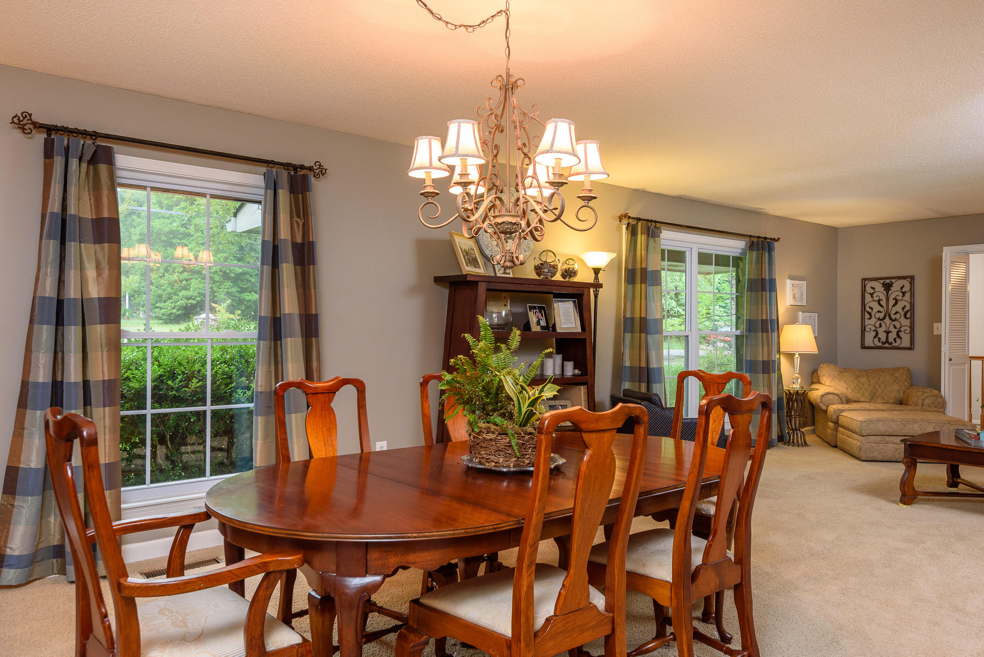 1702 Hollister Road Signal Mountain, TN 37377 - Photo 8 of 35 Formal dining