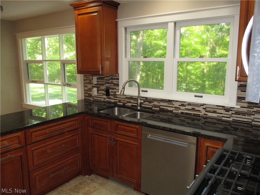 10520 Whitewood Road Brecksville, OH 44141 - Photo 12 of 27