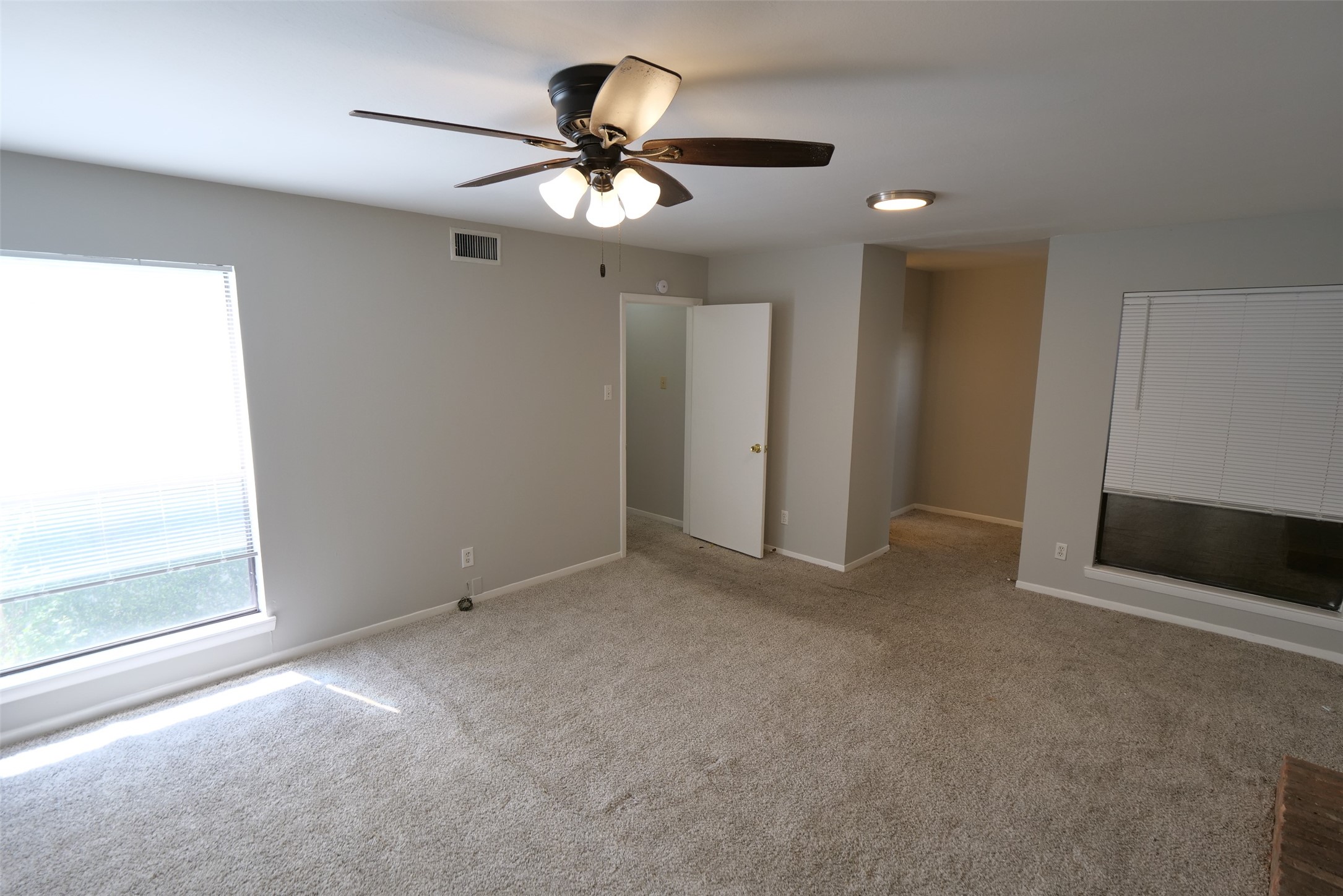 9526 Val Verde Street Houston, TX 77063 - Photo 29 of 36