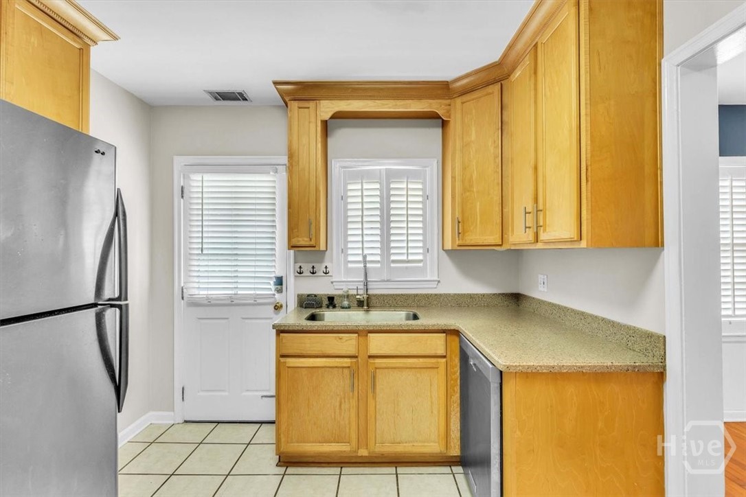 135 Columbus Drive Savannah, GA 31405 - Photo 17 of 36