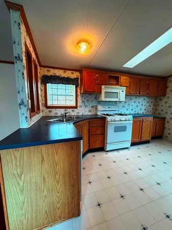 $110,000 | 6 Hilltop Manor Mobile Home Park, Littleton, NH 03561