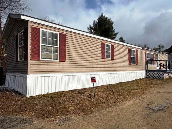 $110,000 | 6 Hilltop Manor Mobile Home Park, Littleton, NH 03561