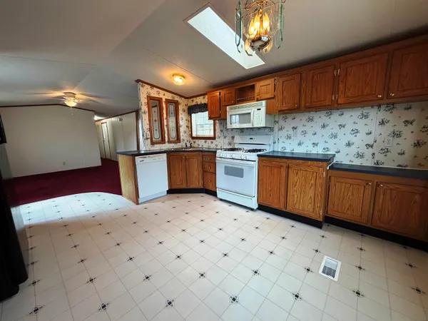 $110,000 | 6 Hilltop Manor Mobile Home Park, Littleton, NH 03561