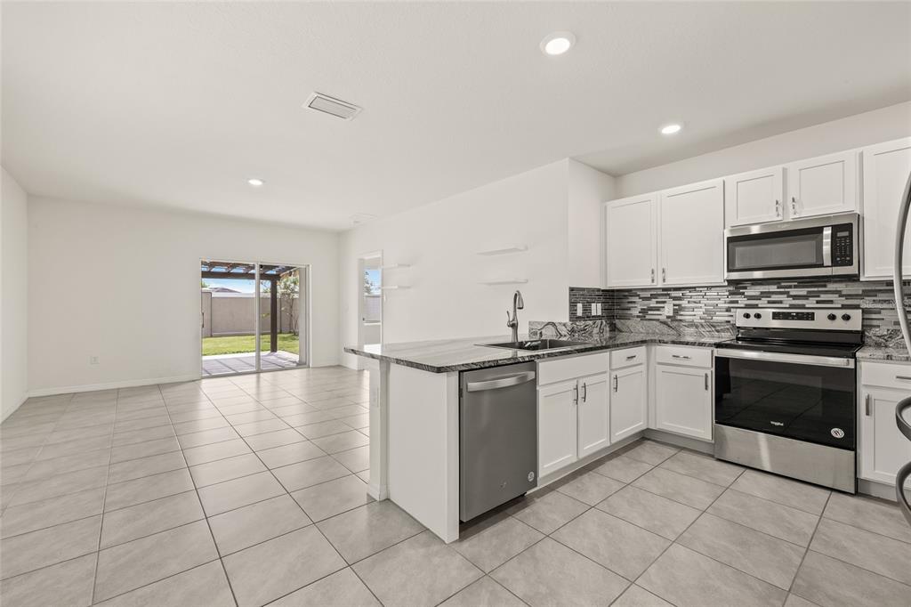 31276 Penny Surf Loop Wesley Chapel, FL 33545 - Photo 9 of 46