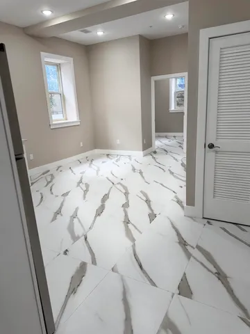 $2,584 | 213 Academy Street, Unit 1B, Jersey City, NJ 07306