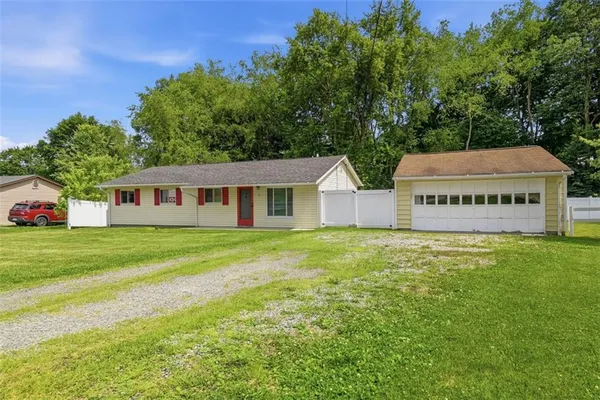 $324,900 | 225 Sandalwood Drive, Cranberry Township, PA 16066