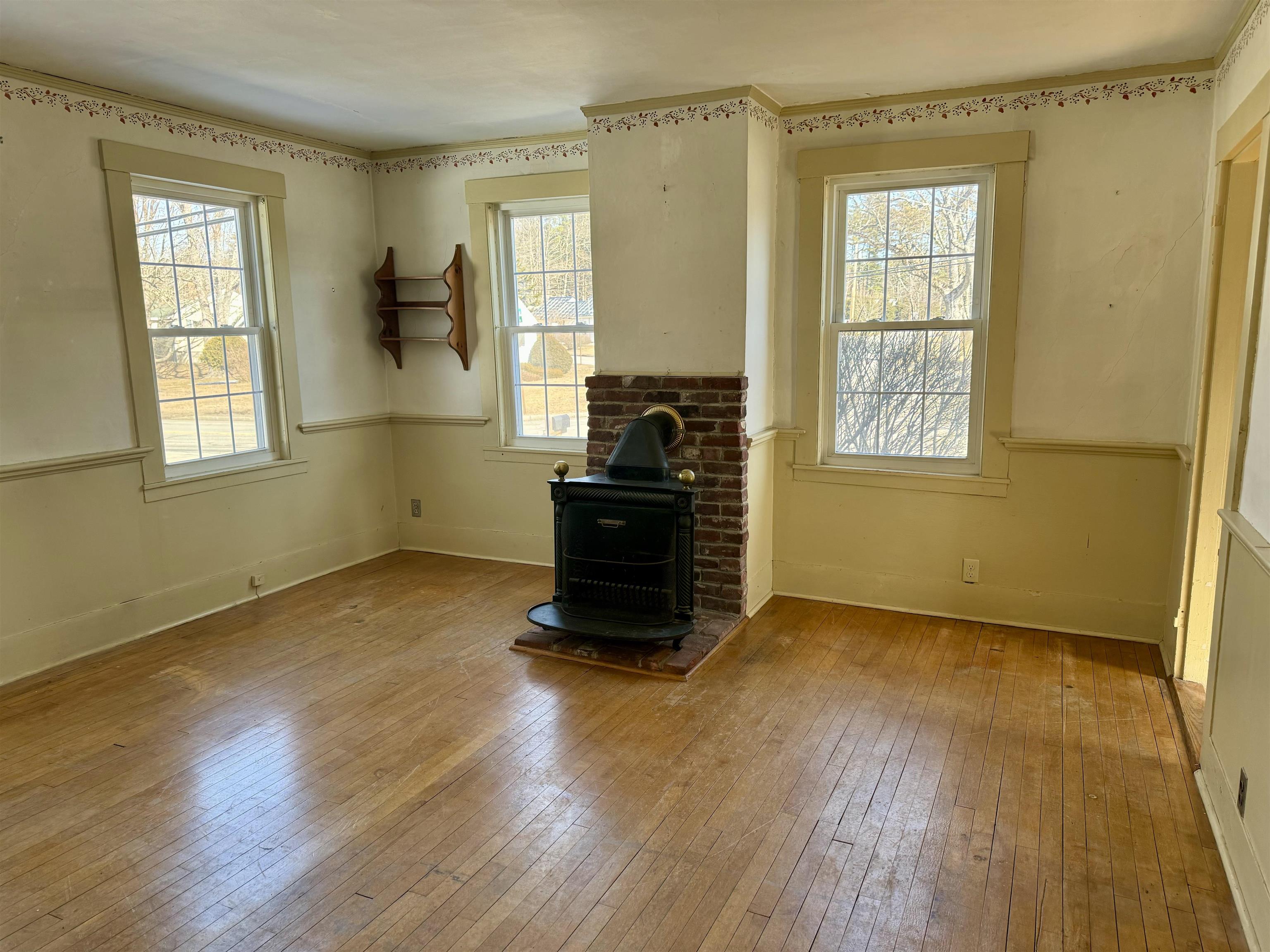 45 Mountain Road Concord, NH 03301 - Photo 9 of 32