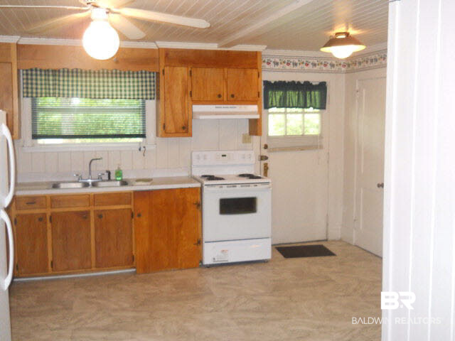 813 Douglas Avenue Brewton, AL 36426 - Photo 4 of 9 Kitchen