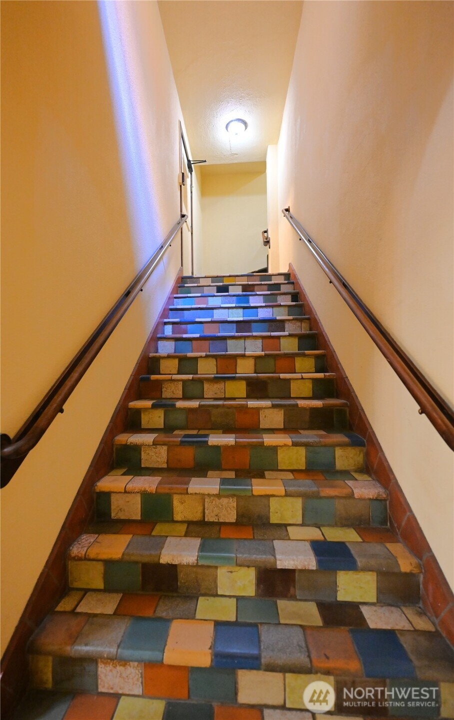 16 Valley Street Seattle, WA 98109 - Photo 13 of 40 a view of entryway