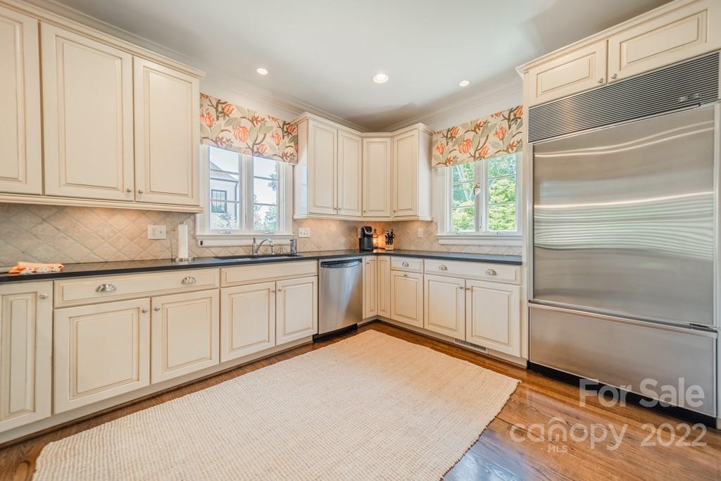 1677 Sterling Road Charlotte, NC 28209 - Photo 7 of 43 Gallery Image 7