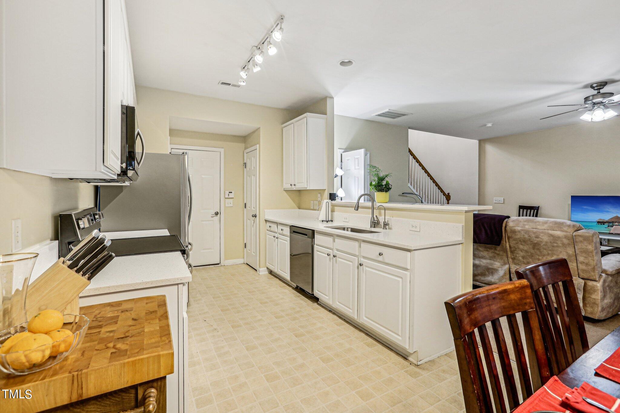 7807 Jeffrey Alan Court Raleigh, NC 27613 - Photo 7 of 23 Jeffrey Alan Ct-009