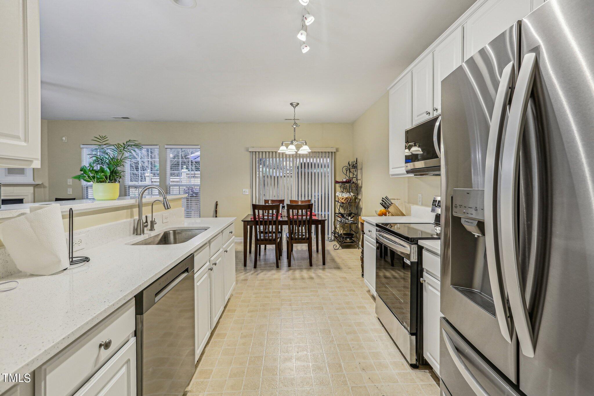 7807 Jeffrey Alan Court Raleigh, NC 27613 - Photo 9 of 23 Jeffrey Alan Ct-008