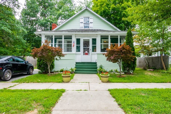 22 Stuart Street Springfield, MA 01119 - Photo 1 of 13