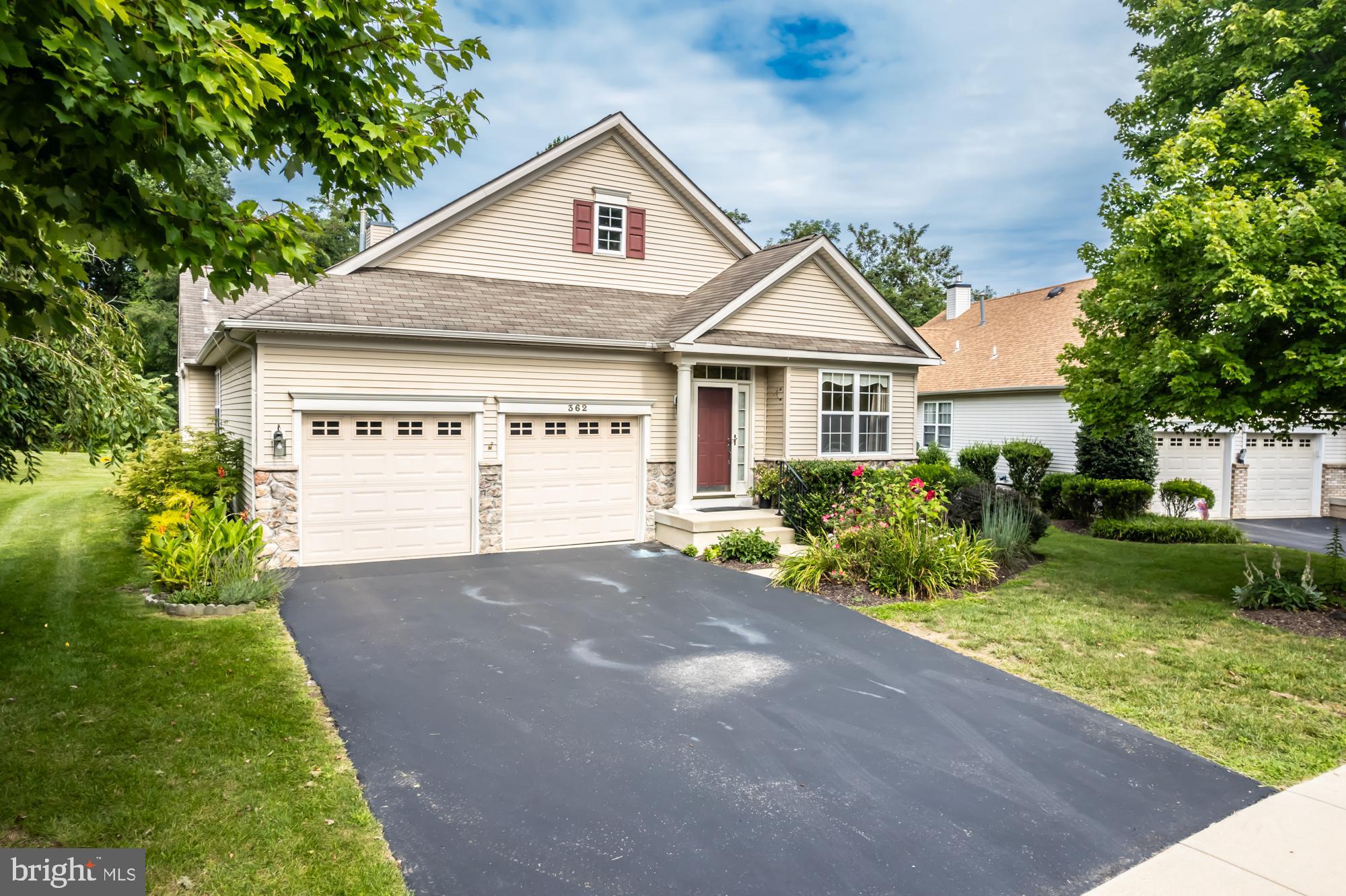 362 Randall Lane Coatesville, PA 19320 - Photo 2 of 42